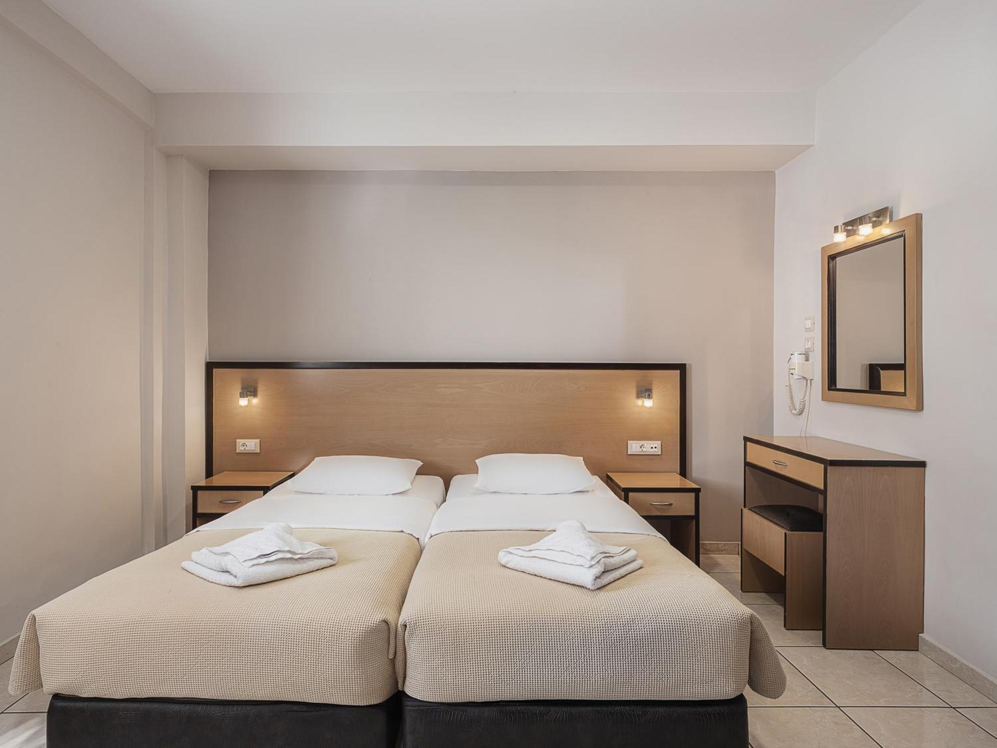 Theofilos City Hotel La Canea Exterior foto