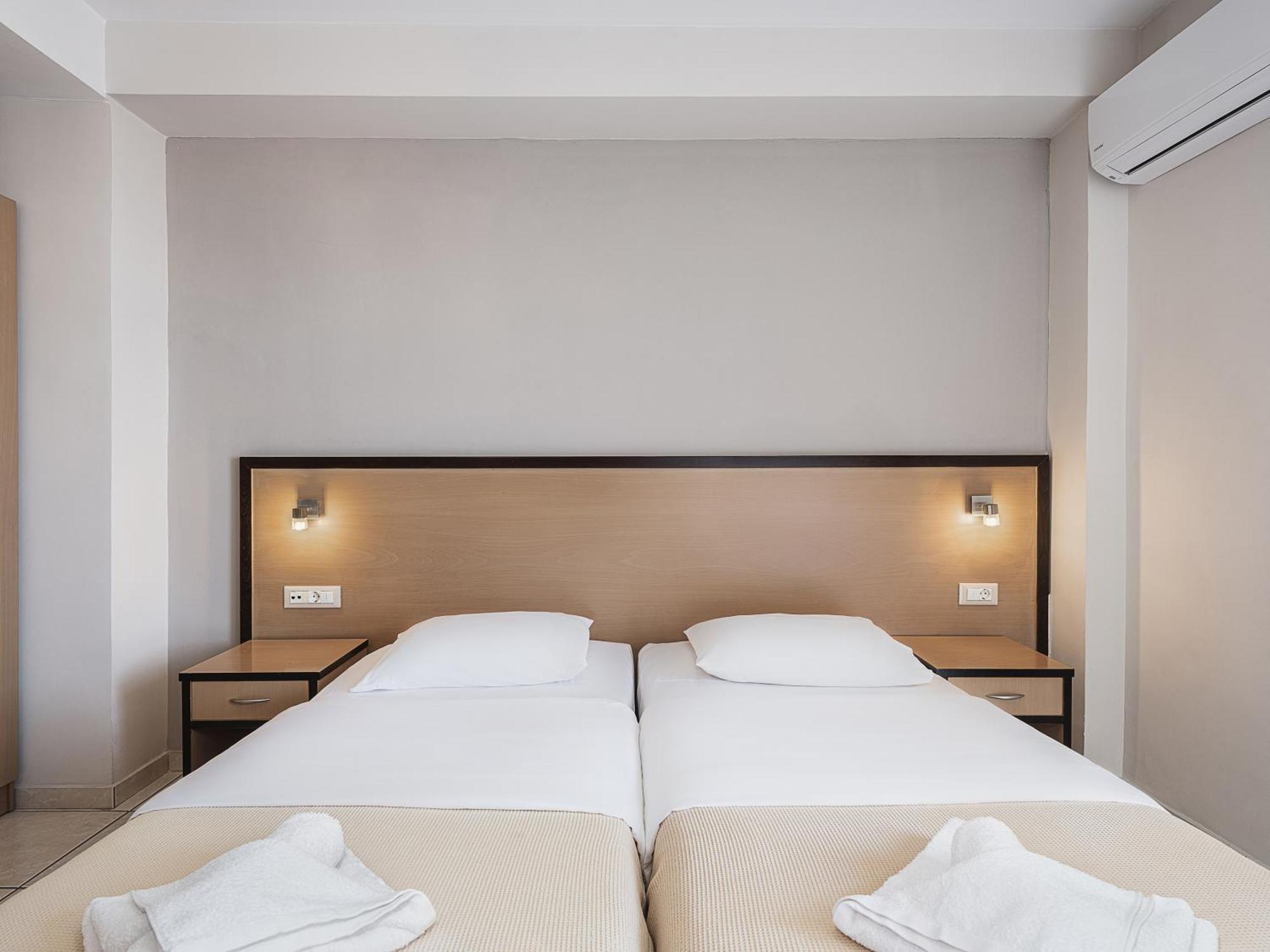 Theofilos City Hotel La Canea Exterior foto